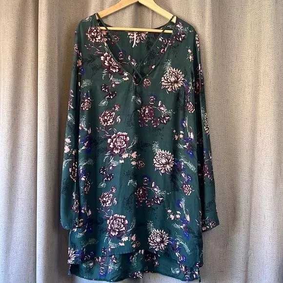 Free people heart beat tunic Woman's size Large Green floral 2