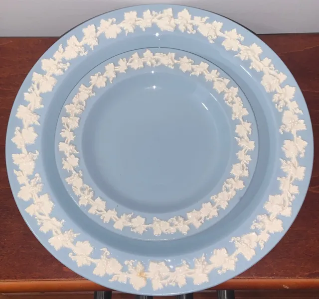 Wedgwood QUEEN'S WARE CREAM on BLUE DINNER PLATE Set of 2