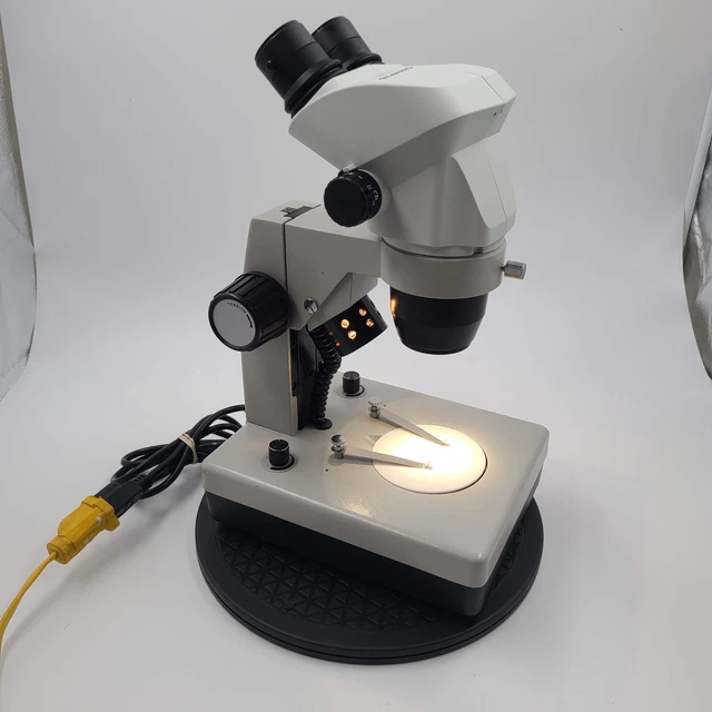 Olympus SZ51 Compact Stereo Microscope with light and base - No Eye Pieces Olympus SZ51 Compact Stereo Microscope with light and base - No Eye Pieces