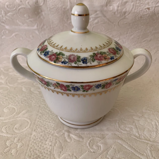 Bonbonnière En Verre/cristal Avec Aigle Dépoli Sur Le Couvercle - Vintage