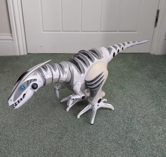 WOW WEE ROBORAPTOR WHITE BLACK INTERACTIVE DINOSAUR 28” ROBOT NO REMOTE