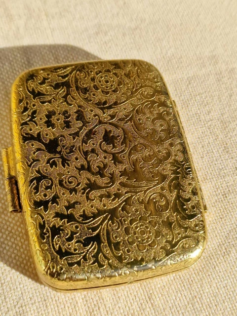 Ancien poudrier rond en laiton - motifs de fleur - années 1960 - Label Emmaüs
