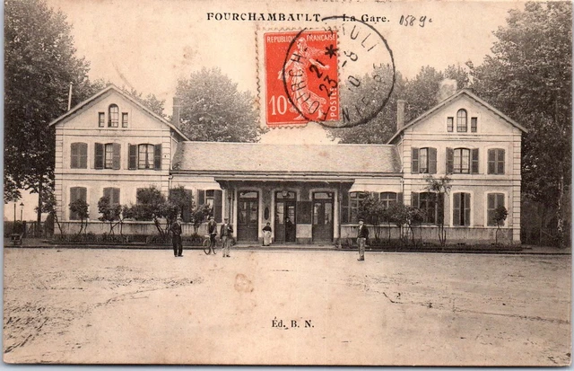 58 FOURCHAMBAULT - La gare -