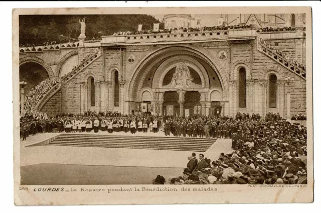 CPA - Carte Postale-FRANCE-Lourdes-La Rosaire pendant la Bénédiction des malades