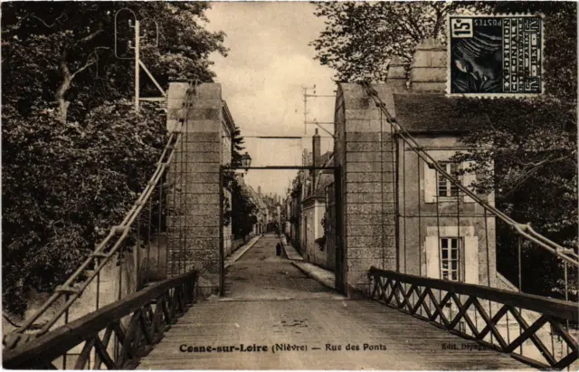 CPA COSERNE-sur-LOIRE Rue des Ponts Nievre (100325)
