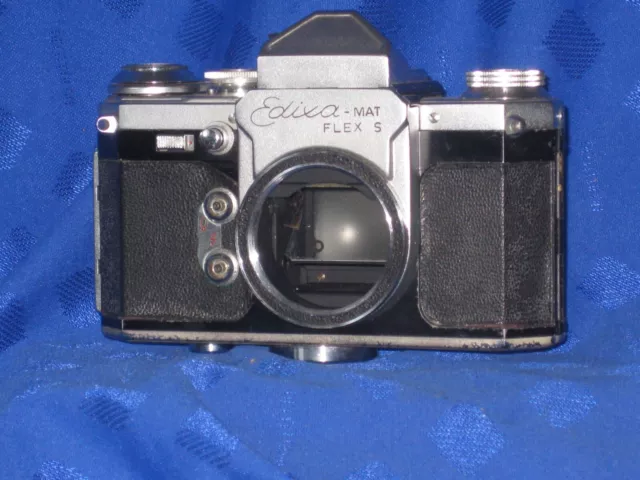 Usa tu móvil con tu cámara vintage como si fuera el carrete con este  adaptador