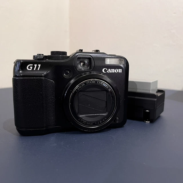 Canon PowerShot G11 10MP Digital Camera w/ extra battery and charger