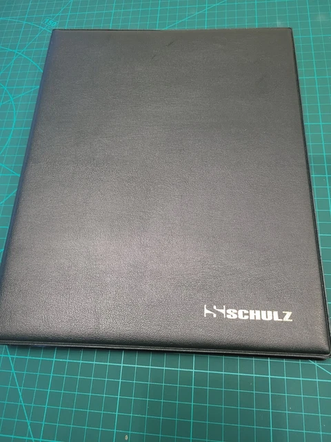 Schultz dark green banknote album with 16 sleeves. Used, good condition.