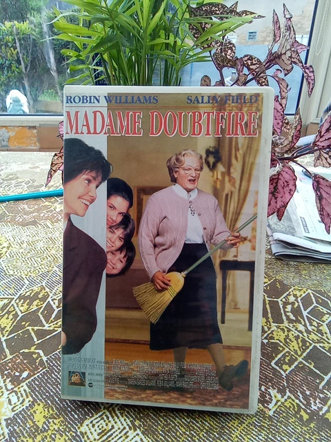MADAME DOUBTFIRE Chris Columbus Robin Williams VHS EUR 1 00 