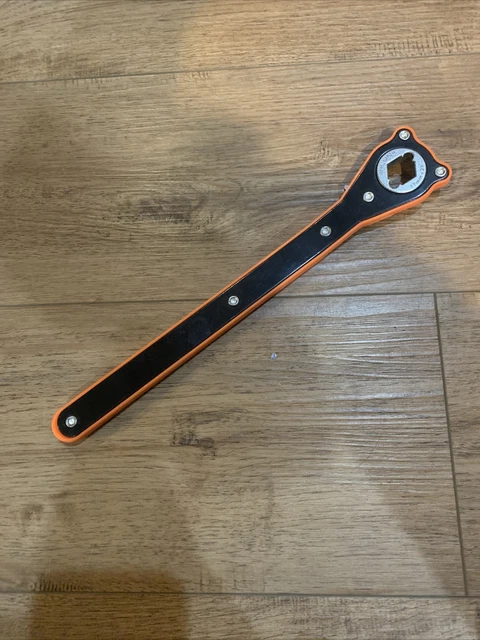 Yilun Car Ratcheting Jack Handle Wrench