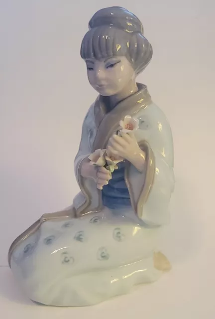 Tengra Spain Figurine Porcelain Japanese Geisha Asian Lady Kneeling w/Flowers