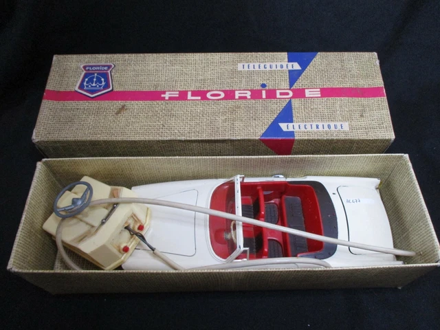AV440 RICHARD ? 1/12 ? Citroen Ds 19 Filoguidee Tole Peinte Violet Toit Ivoire EUR 99,99 - FR