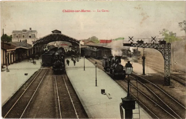 CPA AK CHALONS-sur-MARNE - La Gare (743115)