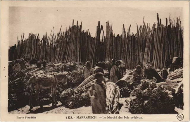 CPA AK MAROC MARRAKECH Le Marché des bois présieux Flandrin (37873)