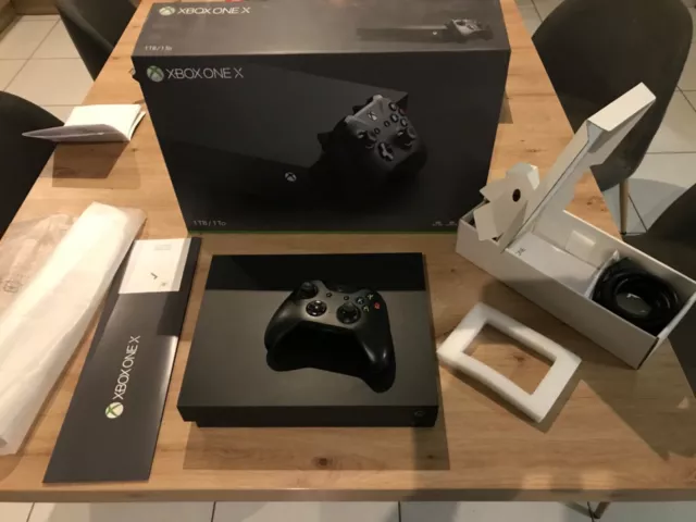 Console Xbox One X en boîte MICROSOFT