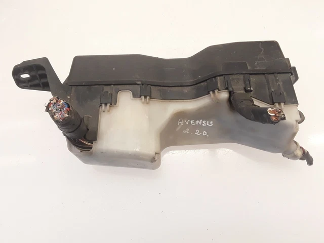 Toyota Avensis T25 2.2 D Chat Moteur Diesel Fusible Boite Bloc Housse