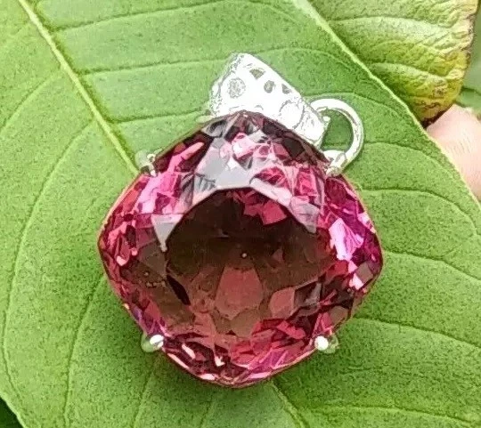 Zultanite Naturelle Exceptionnelle - Pierre Précieuse 25.50 Ct à Changement De Couleur