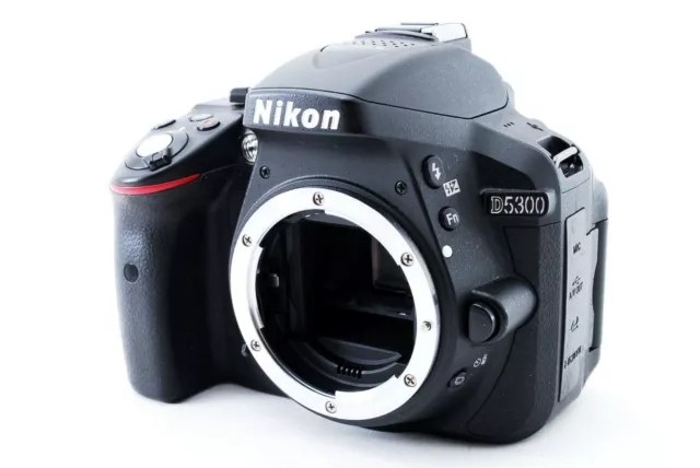 [Near Mint] Nikon D5300 24.2MP Digital SLR Camera Black Body w/ charger