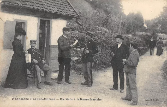 Cpa Theme Douane Frontiere Franco Suisse Un Visite A La Douane Francaise