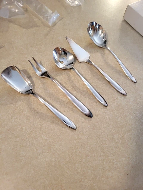 Vtg. International Silver 5 Pc. Set Of Silverplate Small Size Serving Pcs. W/Box