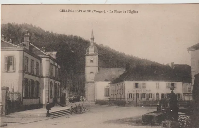 CPA  88 (Vosges) CELLES sur PLAINE / LA PLACE DE L'EGLISE