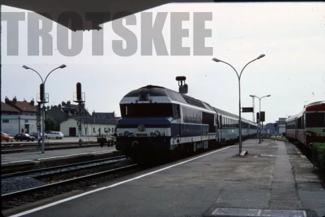 35mm Slide SNCF French Railways Diesel Loco 72007 1982 Original