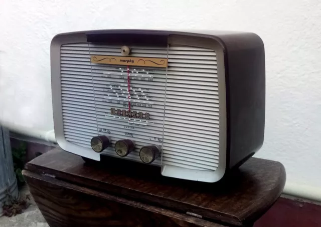 MURPHY A372 Vintage Bakelite Valve Radio (VHF - MW - LW) 1957 - S/N 427257 - GWO