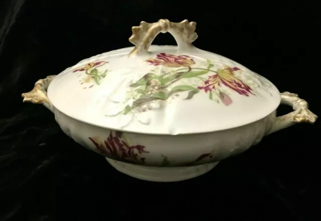 Ancienne soupière légumier  en porcelaine décor floral