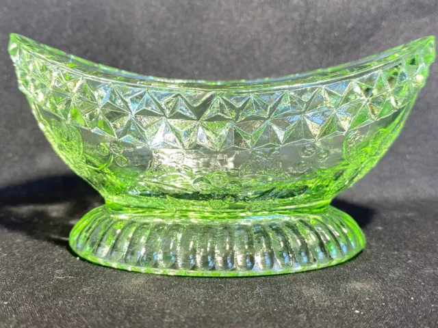 Green Vaseline glass wildflower Pattern ashtray uranium salt cellar flower celt