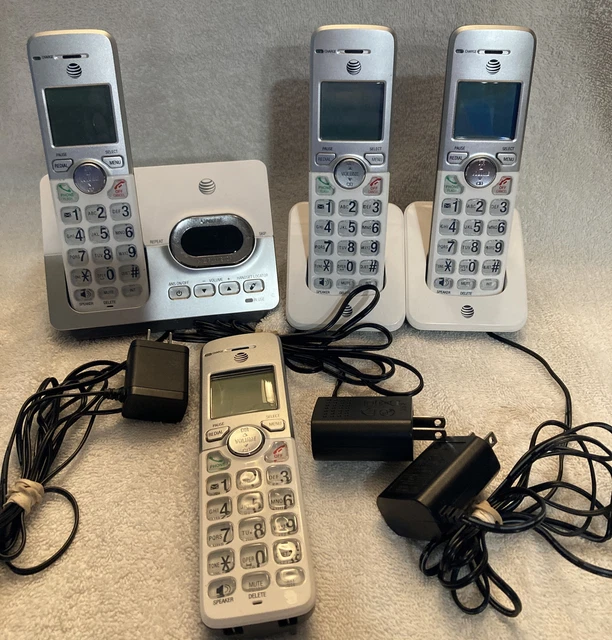 AT&T EL52103 DECT 6.0 Cordless Digital Answering Machine Phone Set 4x