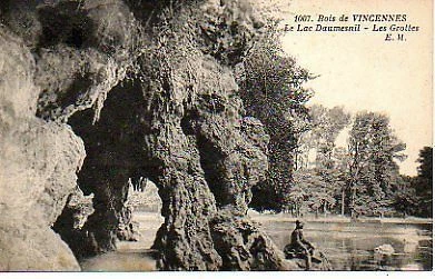 CPA 94 Bois de VINENNES le lac daumesnil les caves