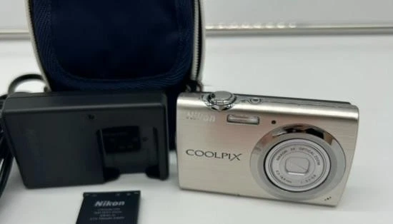 〈正常動作品〉Nikon COOLPIX S230 シルバー Amazon.com : Nikon Coolpix S230 10MP Digital Camera with 3x