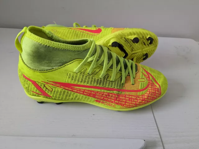 UK 5.5  Junior Boys Girls Nike Astro Turf 3G Football Boots Phantom Ghost Yellow