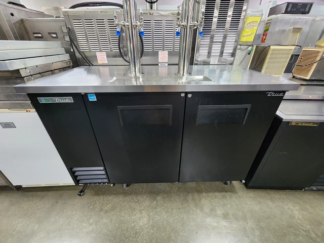 True TDD-2-HC 59" Kegerator Beer Dispenser w/ (2) Keg Capacity - (2) Columns, Bl