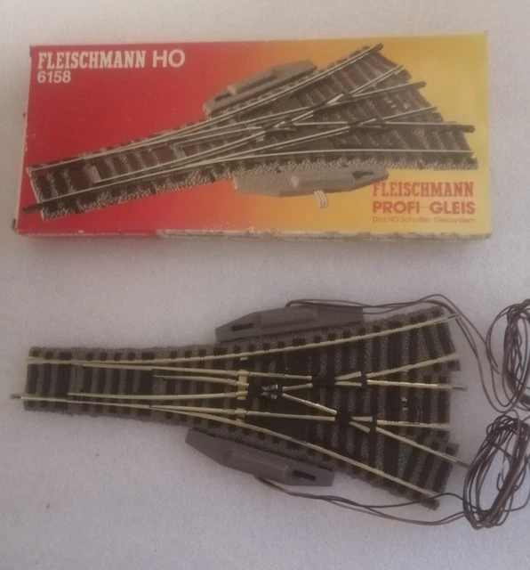 ② Fleischmann HO 6058 aiguillage triple avec 2 électroaimants - Trains