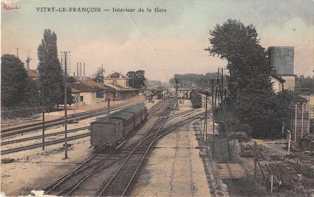 Cpa 51 Vitry Le Francois Interieur De La Gare (Train