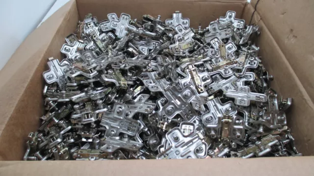 (QTY 300) 270 Degree Single Pivot Hinge Salice BAVGEV9F16