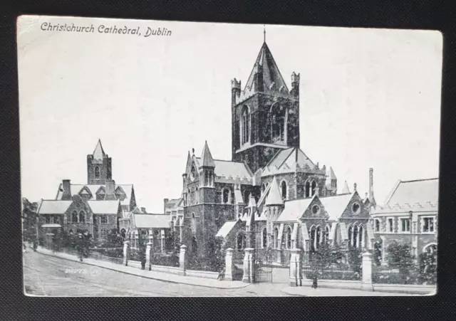 Unposted Vintage B&W Postcard - Christchurch Cathedral, Dublin (w)