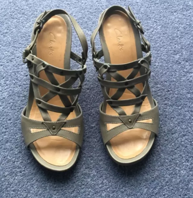 Clarks palm deals candid silver