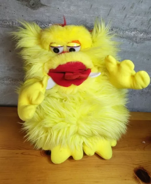 VINTAGE YANGJEE RAZ Furbles Red Plush Monster Hand Puppet Fun 14