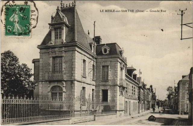 CPA Le Mesle sur Sarthe Grande Rue FRANCE (1054584)