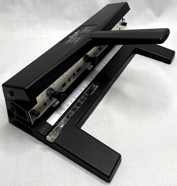 SWINGLINE HEAVY DUTY Adjustable Industrial 3Hole Punch Model 440