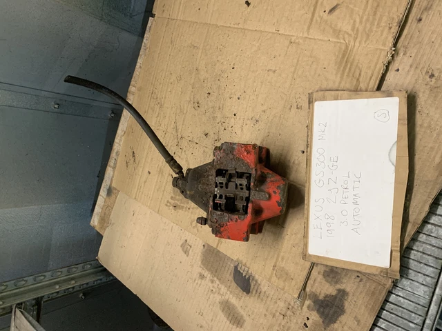 Lexus GS300 MK2 1998 3.0 P Automat - Near Side Rear Brake Caliper