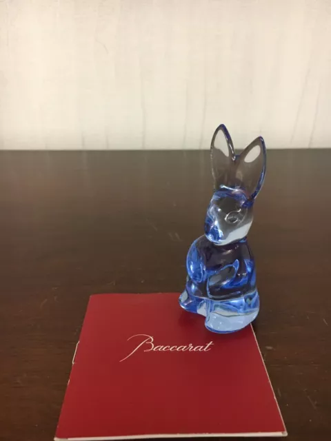 2 lapins bleu en cristal de Baccarat (prix à la pièce)