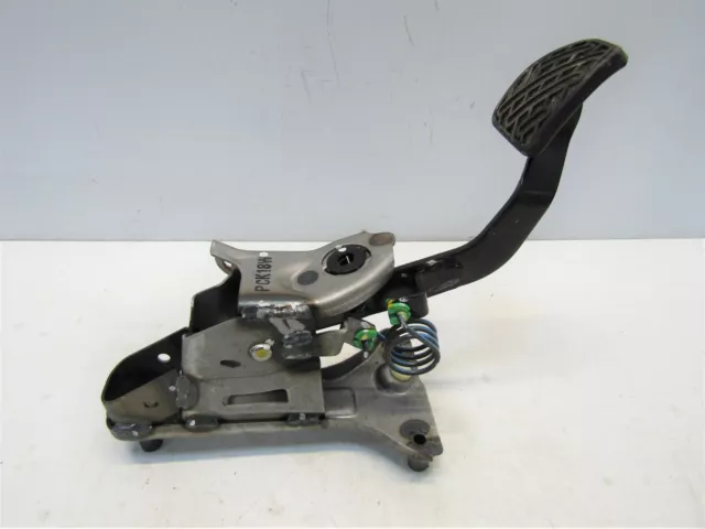 NISSAN JUKE 2010-14 CLUTCH PEDAL (1.6l 16v Petrol HR16DE) 465031KE0A       #0044