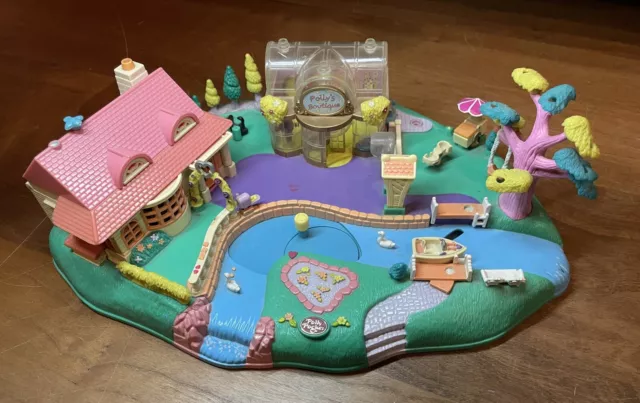 Polly Pocket Mini 💛  1996 Polly Pocket Magical Movin' Pollyville 2