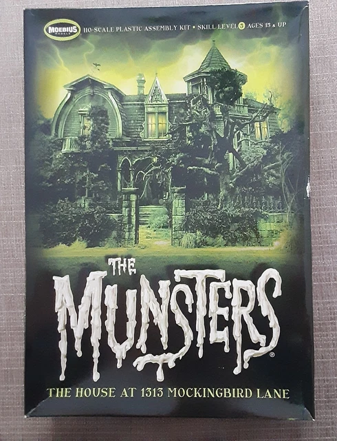 Munsters House 1313 Mockingbird Lane HO-Scale Plastic Assembly Kit Open Box