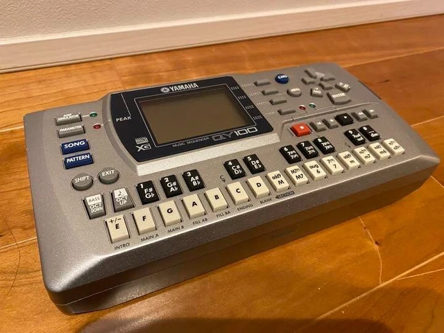 YAMAHA QY100 Sampler Mobile Sequencer Integrated Sound Source Music Module