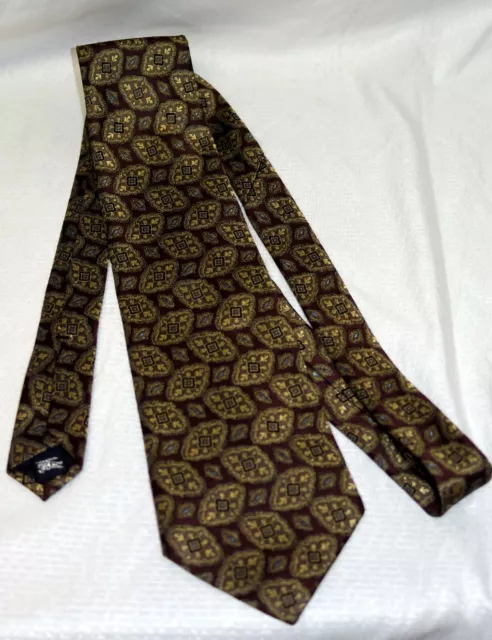 Burberrys Prorsum London Handsewn Silk Burgundy/Taupe Luminous Woven Pattern Tie 2