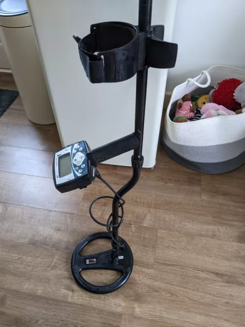 Minelab Xterra 705 Metal Detector And Pinpointer